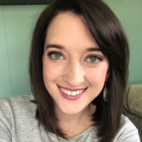 Meet your Posher, Kerry - Picture 2 of 3